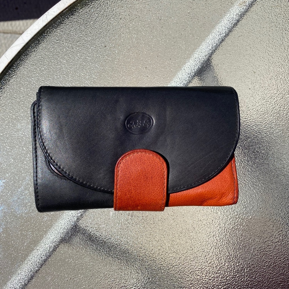 Classic Two-Tone Leather Wallet - Black & Brown